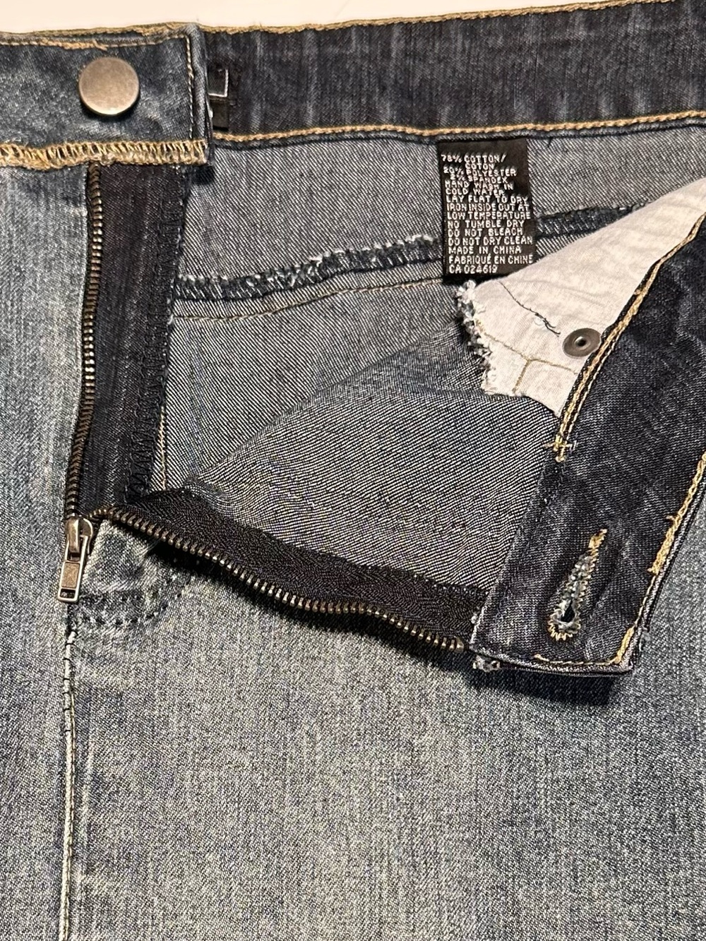YUKOKA Y2K Denim Mini Skirt Exposed Zip Faded Wash Low Rise Size 10 - Picture 5 of 9